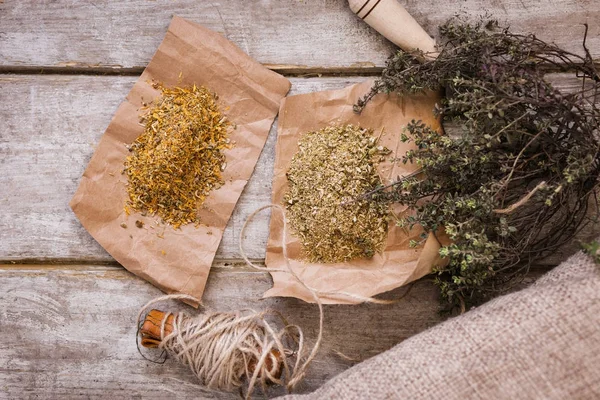 Şarlatanlık üstten görünüm. Tıbbi çay infüzyon