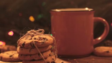 Latte ve çerezler ile lezzetli Noel tatili