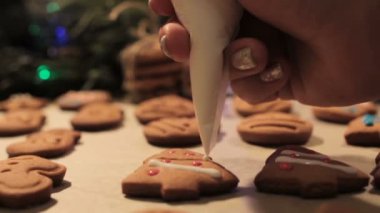 Noel çerezleri dekorasyon süreci