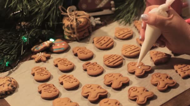 Proces van de decoratie van Kerstmis bakkerij — Stockvideo