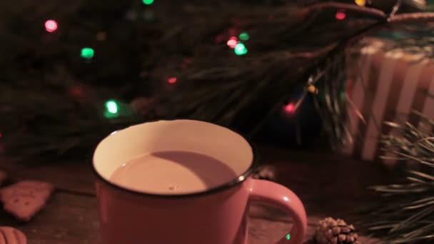 Delicioso feriado de Natal com xícara de latte — Vídeo de Stock