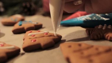 Noel çerezleri dekorasyon süreci