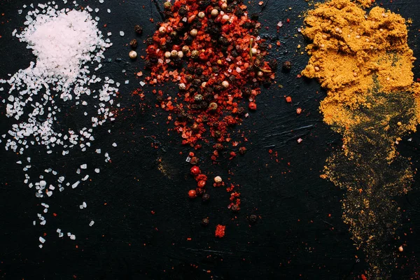Spice żywności wymieszać organicznych ciemne tło — Zdjęcie stockowe