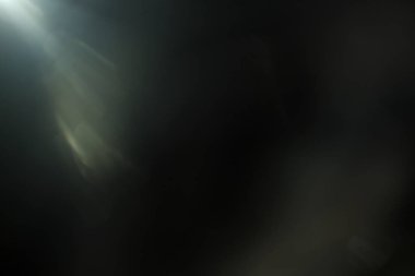 Gerçek Lens Flare siyah arka plan üzerinde atış.