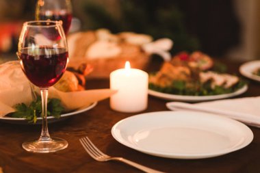 Romantik aile yemeği akşam ev yapımı