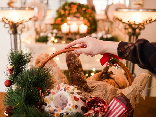 Christmas goods basket holiday food — Stock Photo, Image