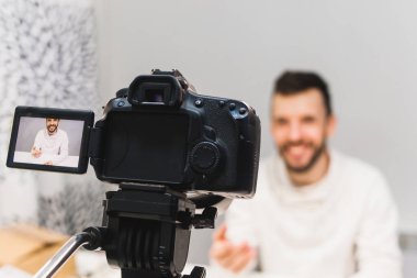 Sahne arkası kavramı filme eğitim video blog