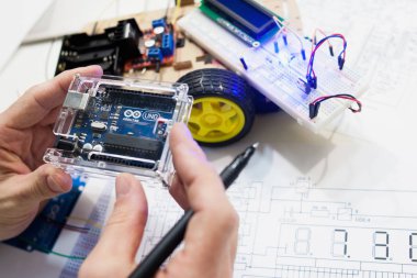 Arduino uno mikroişlemci ile robot oluşturma