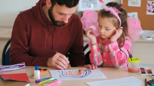 Escola de arte professor criança aluno educação — Vídeo de Stock