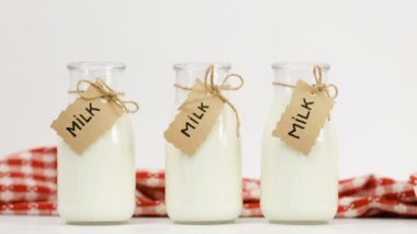 kadın el almak şişe özlem süt