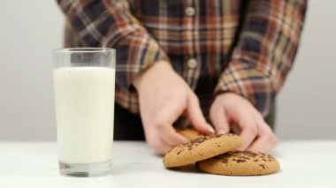 kadın sonu çerez ılık süt aperatif daldırma