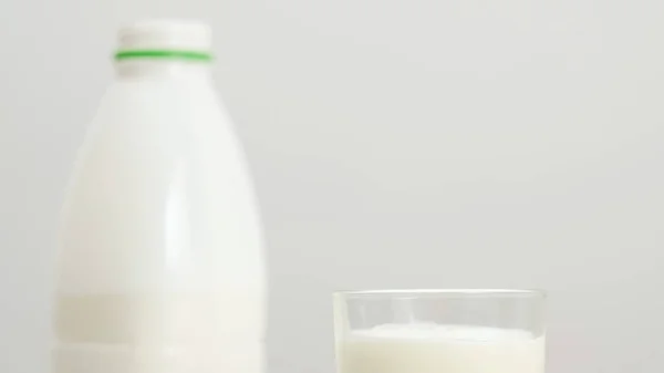 Молочные продукты кальциевый протеин фитнес образ жизни — стоковое фото