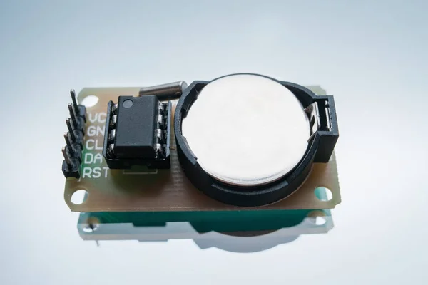 로봇 장난감 칩을 만드는 전자 부품 — 스톡 사진