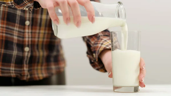 Lait frais kéfir alimentation naturelle saine boisson — Photo