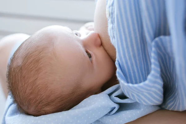 Breastfeeding for newborns motherhood — Stock Photo, Image