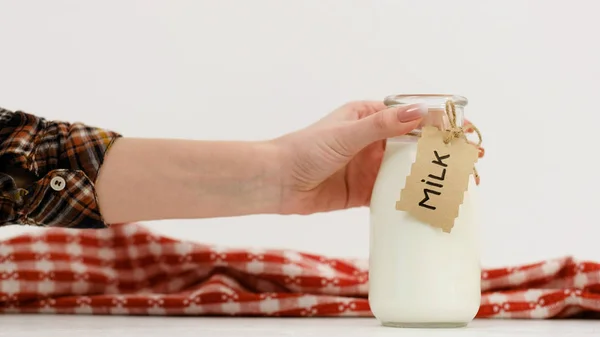 Bottiglia di latte latticini freschi — Foto Stock