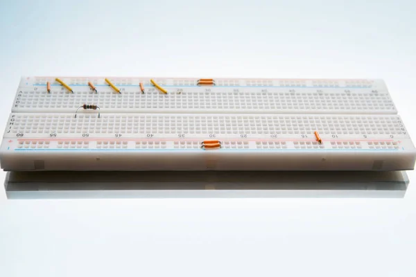 압착 회로 브레드보드 전자 디자인 — 스톡 사진