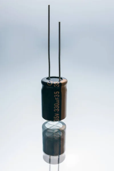 Διπολική πυκνωτή στοιχείο ηλεκτρόδιο — Φωτογραφία Αρχείου