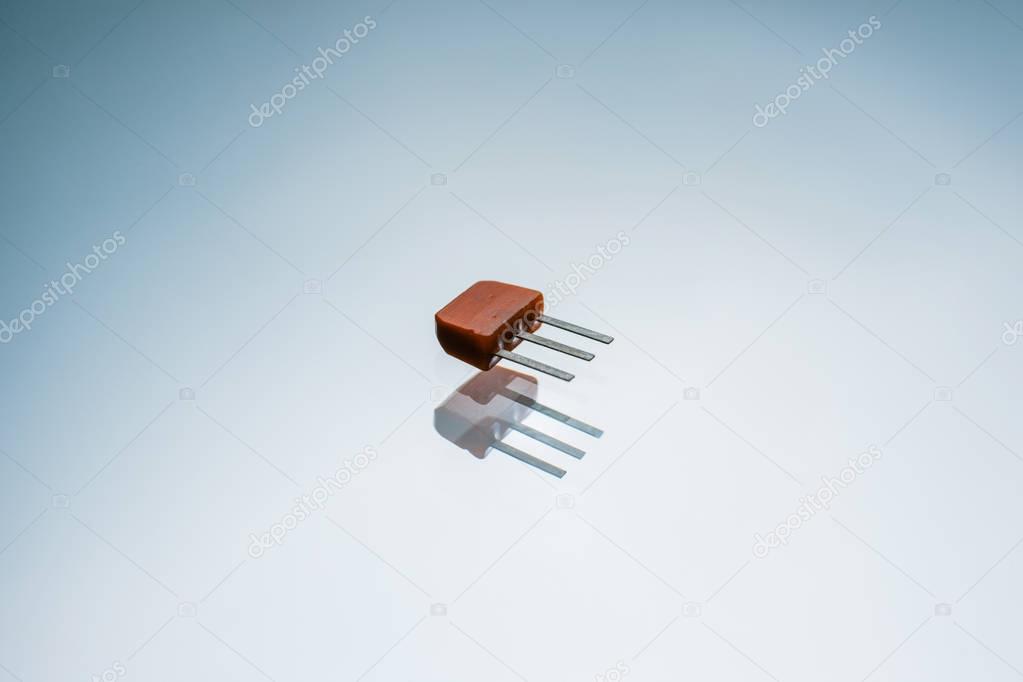 electronic transistor output circuit control