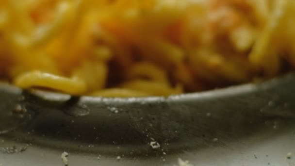 Вилка для спагетти крупным планом здоровое правильное питание — стоковое видео