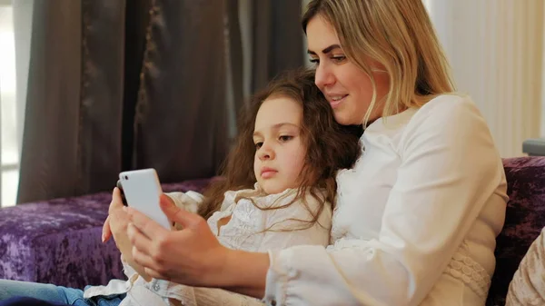 Family mom kid parenting leisure fun selfie smile — Stock Photo, Image