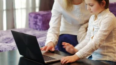 teknoloji eğitim çocuk kullanım dizüstü ebeveynlik