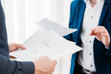 iş iletişim patron talimat rapor kağıtları