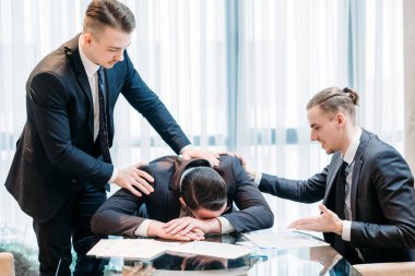 dostluk destek konsolu harap erkekler vurguladı