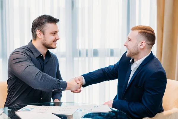 Close seal deal business partner shaking hands — Stock Photo, Image