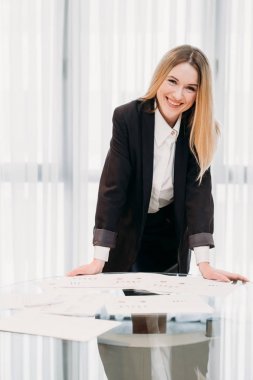 iş Bayan iş Yöneticisi belgeler ofis