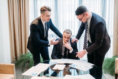 dostluk destek konsolu harap erkekler vurguladı