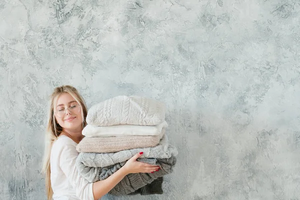 Téli kézzel készített otthoni textil hölgy takaró párna — Stock Fotó