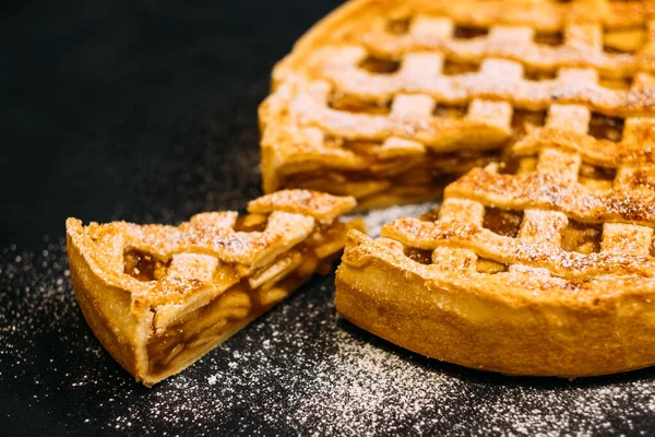 Profissional catering torta de maçã açúcar de canela — Fotografia de Stock