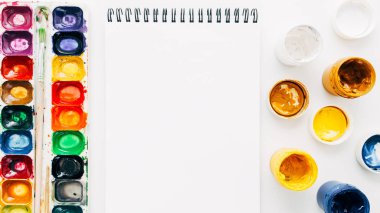 boş eskiz kitabı sanat okulu guaj suluboya