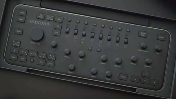 Loupedeck lightroom teclado edição de fotos — Vídeo de Stock