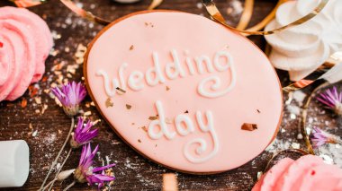 Şenlikli tatlılar düğün günü bisküvisi