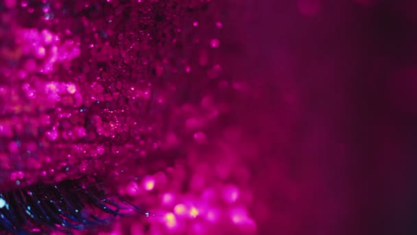 Arte trucco donna rosa glitter pelle apertura occhio — Video Stock