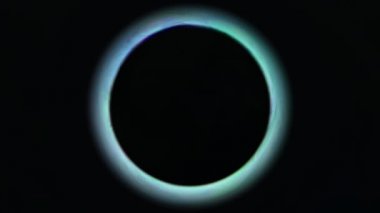 Işıldayan mavi daire parlaklığı siyah hareket