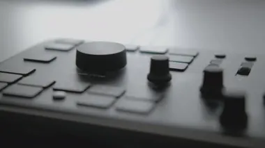 loupedeck deniz feneri konsolu fotoğrafı rötuş ediyor