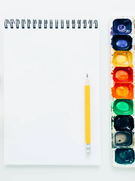 Empty sketchbook creative hobby watercolor palette — 스톡 사진