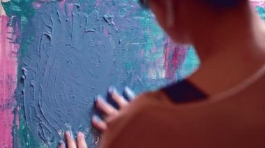 art therapy emotions expression woman painting