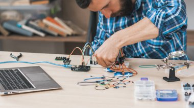 Modern teknoloji diy ürün mühendisliği laboratuvarı