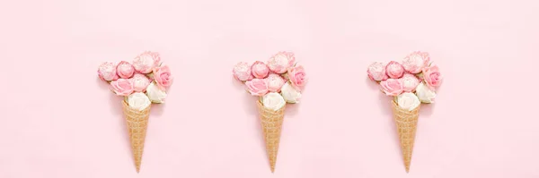 Composizione floreale rosa astratta gelato rosa — Foto Stock