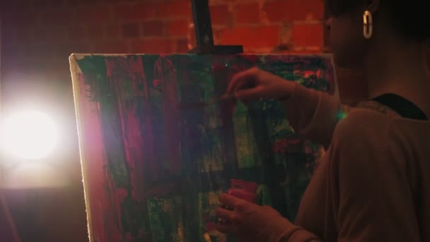 Passion for painting woman abstract artwork studio — Stockvideo