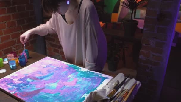 Artist lifestyle creative leisure woman painting — Αρχείο Βίντεο