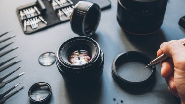 sökülmüş cihaz analizi fotoğraf kamera lensi