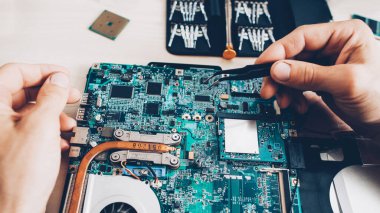 hardware diagnostics disassembled laptop circuit