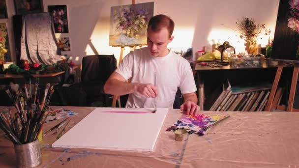 Artist leisure inspired man mixing paint creating — Stockvideo