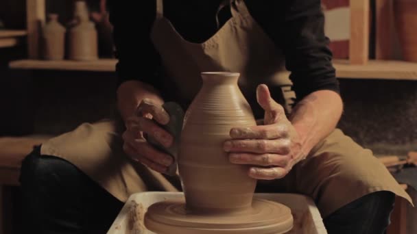 Ceramic craft male artist hands molding vase — Stock Video