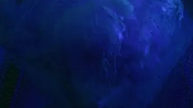 mürekkep sıçraması galaksi mavi buhar hareket cam küp